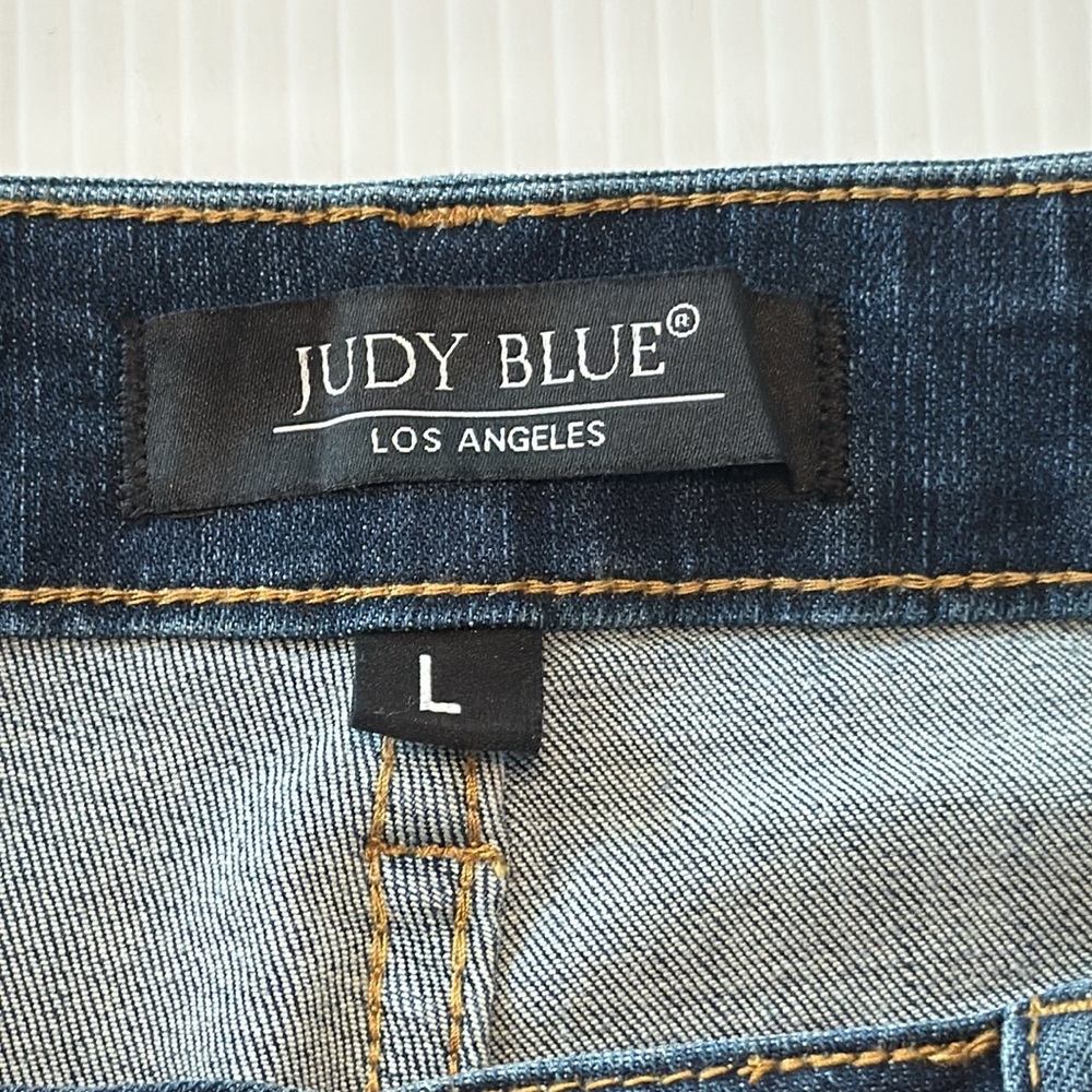 Judy Blue #JB150286 High Rise Tummy Control Denim Shorts (L) - Picture 6 of 9